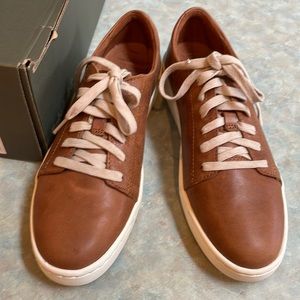 Timberland leather sneakers (sz 8)
